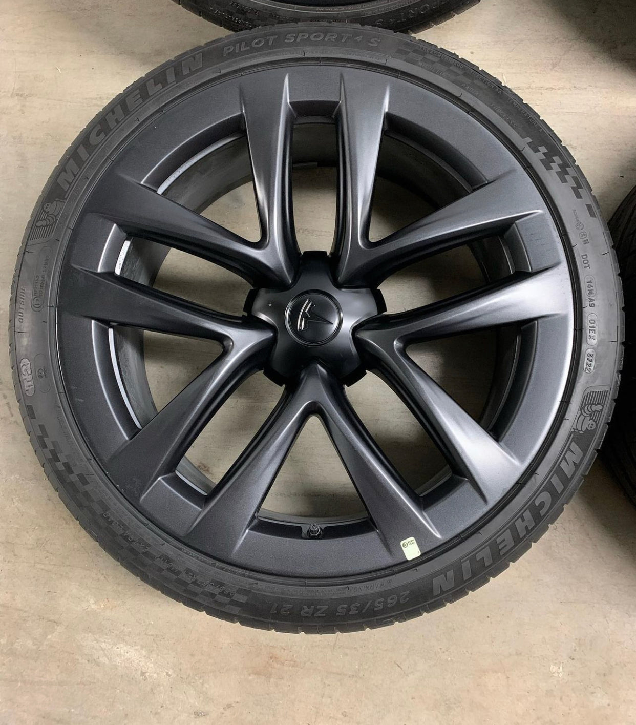 OEM Tesla Model S Plaid 21” Wheel & Tire Set