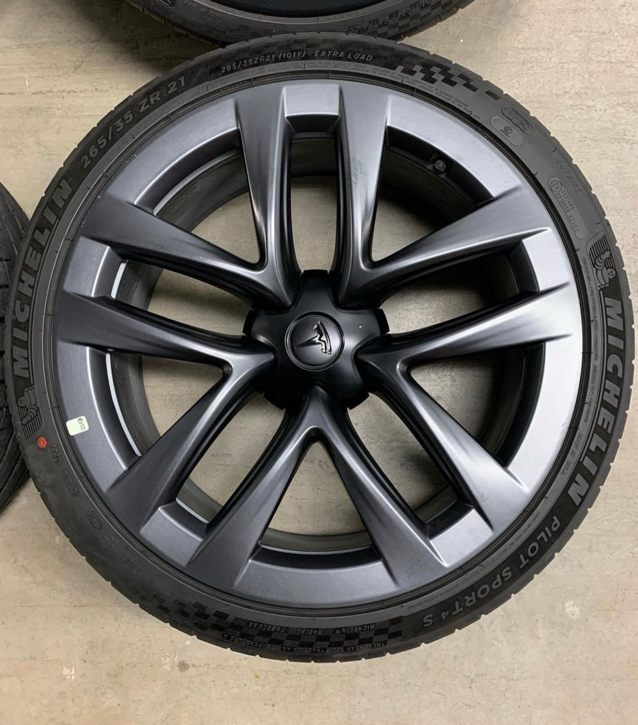 OEM Tesla Model S Plaid 21” Wheel & Tire Set